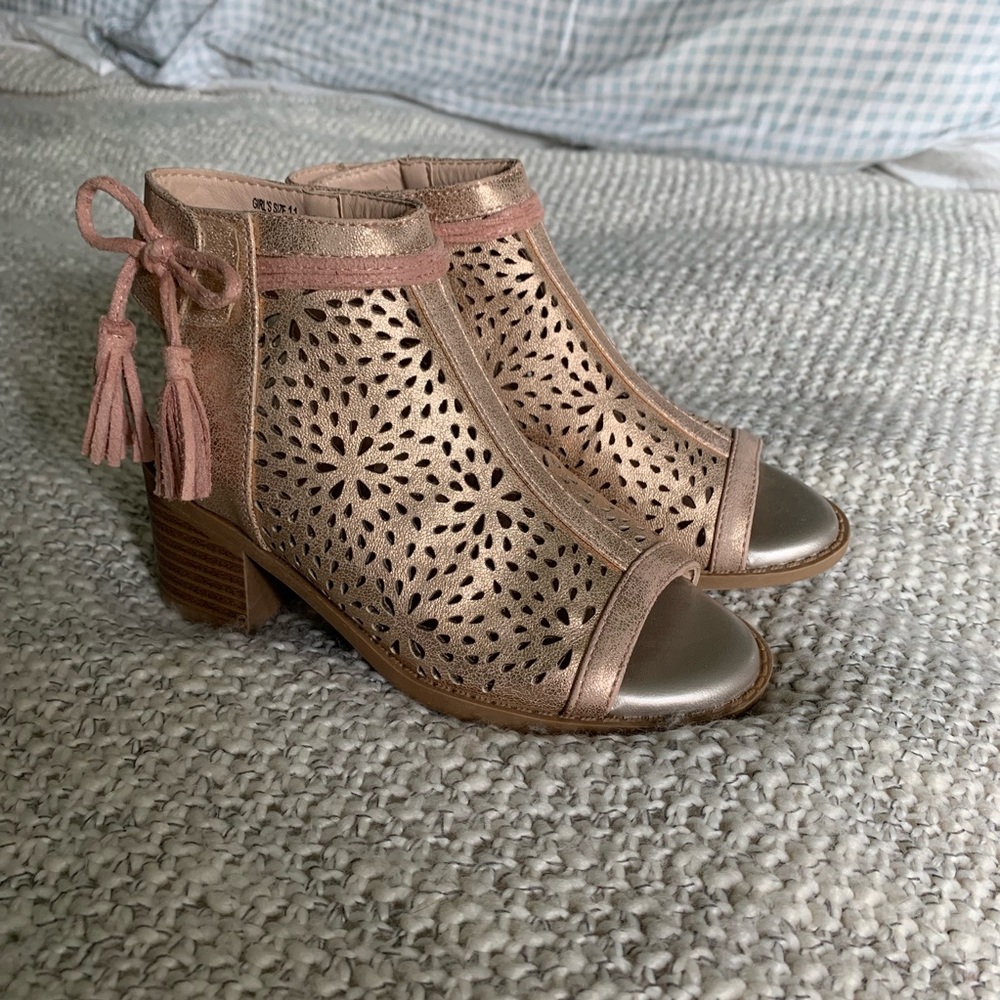 Size 11 girls Small heal sandal